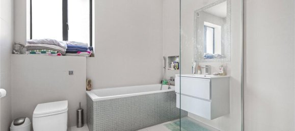 6 bedrooms House in New Barnet, United Kingdom No. 6678 27