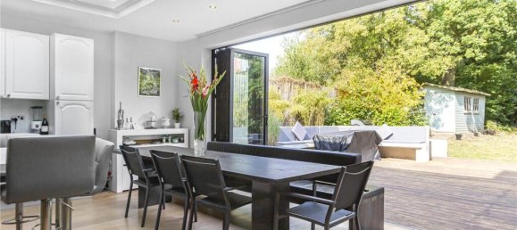 6 bedrooms House in New Barnet, United Kingdom No. 6678 8