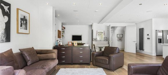 6 bedrooms House in New Barnet, United Kingdom No. 6678 9