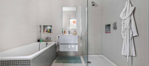 6 bedrooms House in New Barnet, United Kingdom No. 6678 26