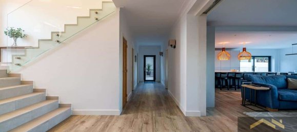 5 bedrooms Villa in Budens, Portugal No. 131851 8