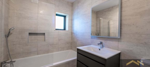 5 bedrooms Villa in Budens, Portugal No. 131851 21