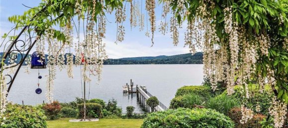 5 bedrooms House in British Columbia, Canada No. 239 10