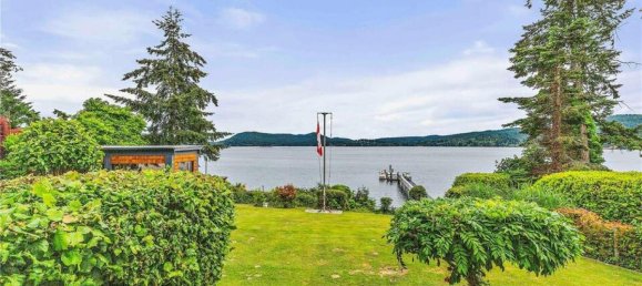 5 bedrooms House in British Columbia, Canada No. 239 11