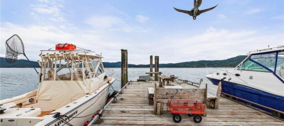 5 bedrooms House in British Columbia, Canada No. 239 5