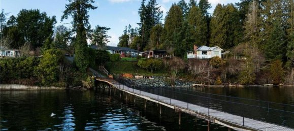 5 bedrooms House in British Columbia, Canada No. 239 2