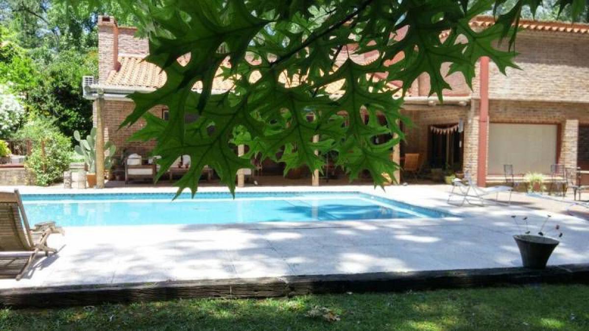 4 bedrooms House in Pilar, Argentina No. 6973