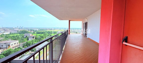 3 rooms Apartment in Brescia, Italy No. 3133 7