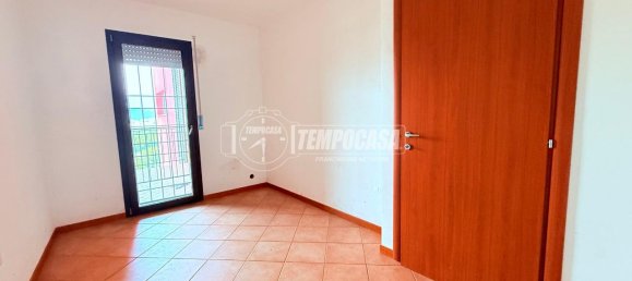 3 rooms Apartment in Brescia, Italy No. 3133 23