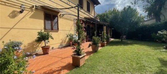 7 rooms House in Florence, Italy No. 32185 2