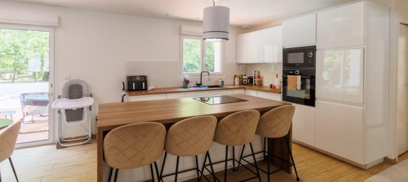 Casa de 3 dormitorios en Vayres, France No. 306740 4