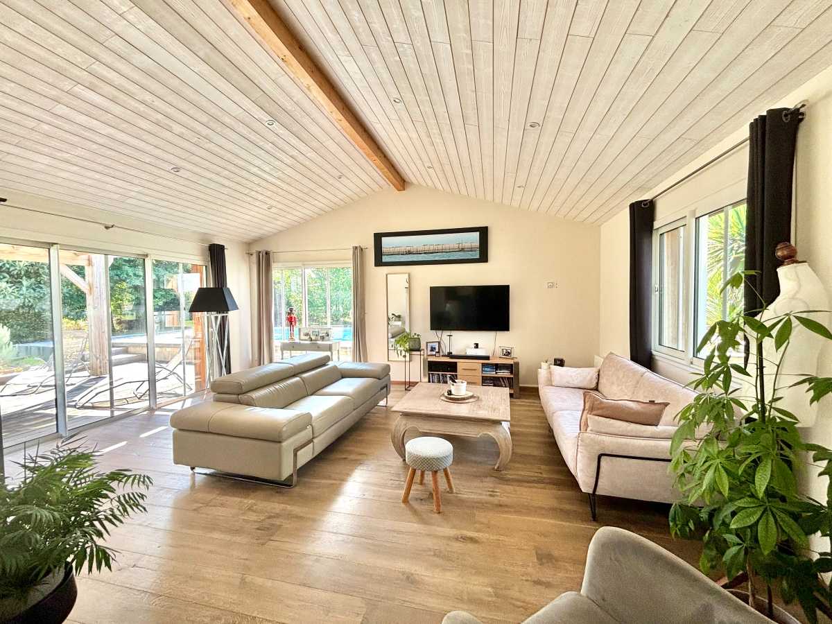 3 bedrooms House in Auros, France No. 328758