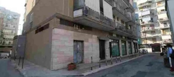 4 rooms Apartment in Bari, Italy No. 289158 6