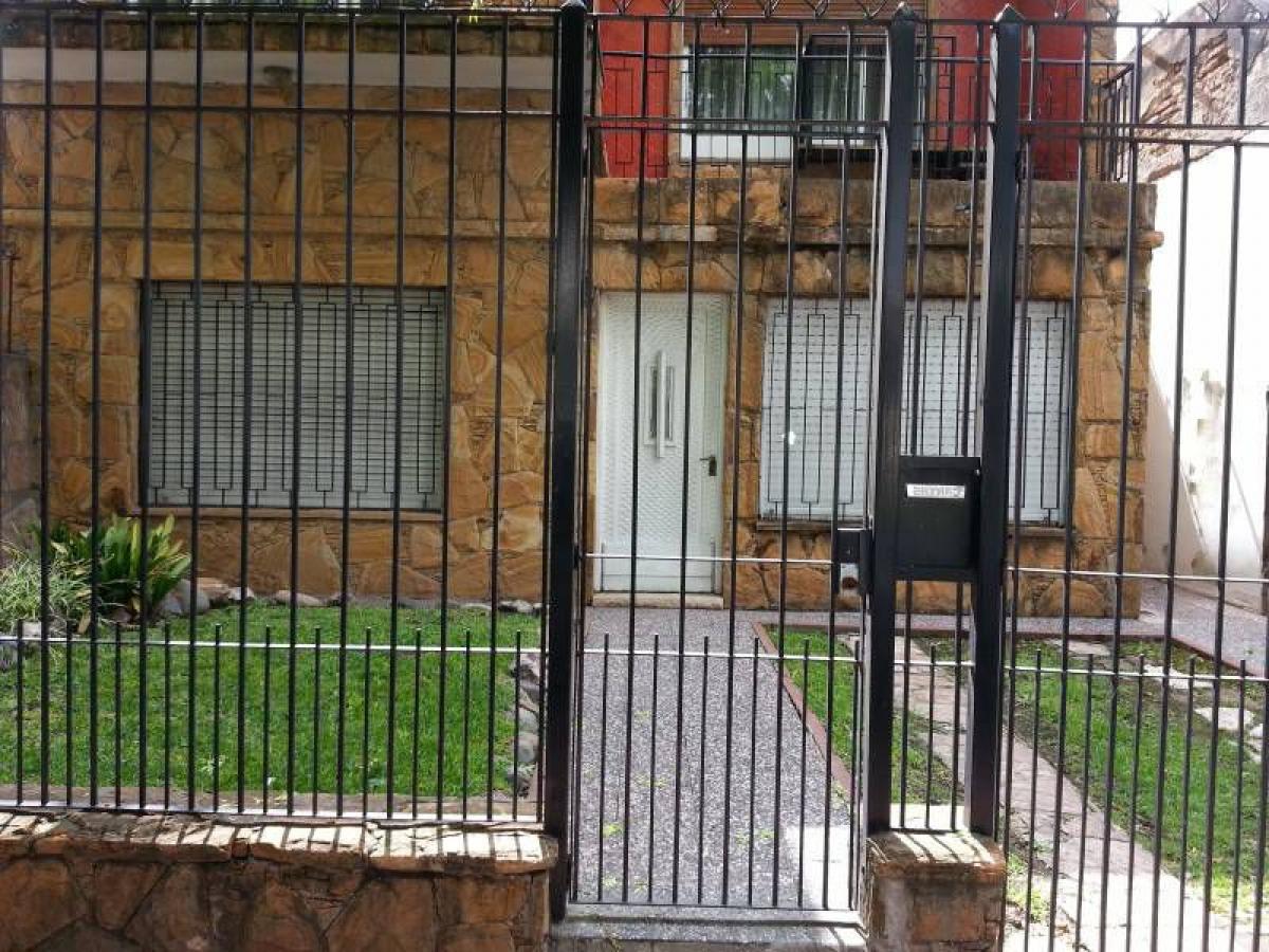 2 bedrooms House in Lanus, Argentina No. 11961