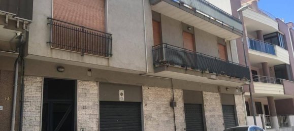 10-salle Appartement à Andria, Italy No. 13162 3