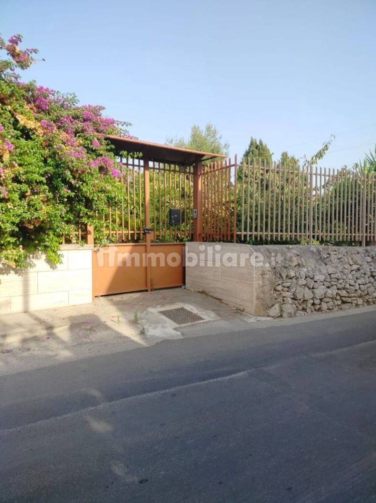 Вилла с 3 спальнями в Битонто, Италия № 278710