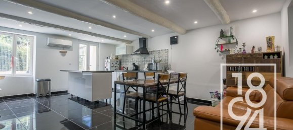 1 bedroom Apartment in Marseille, France No. 339842 2