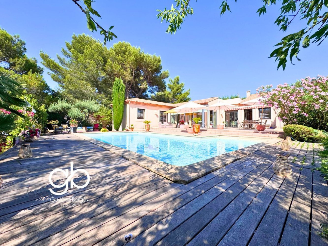 Вилла с 4 спальнями в Жювиньяк, Франция № 298259