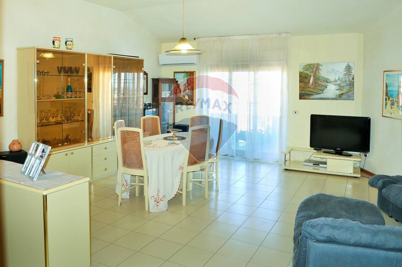 4 غرف نوم شقة في Misterbianco, Italy رقم 65605