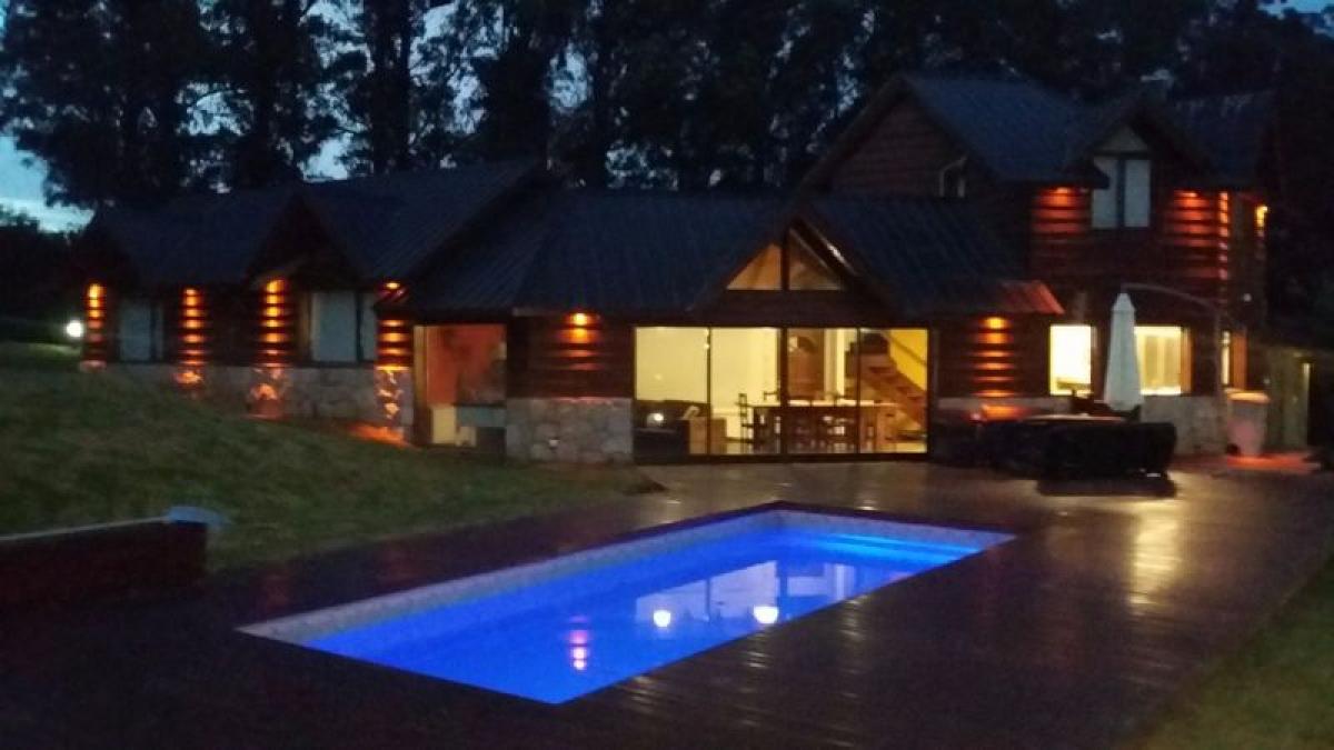 3 bedrooms House in General Pueyrredon, Argentina No. 53507