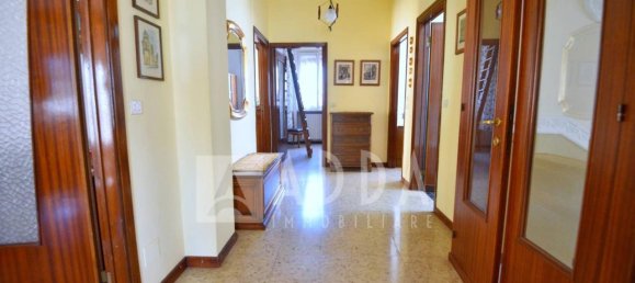 Вилла с 7 комнатами в Колле Брианца, Италия № 134551 5