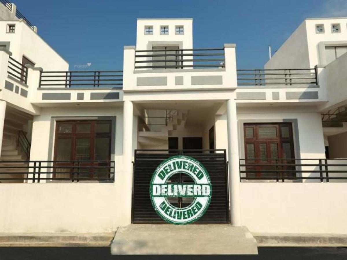 2 bedrooms House in Lucknow, India No. 5133