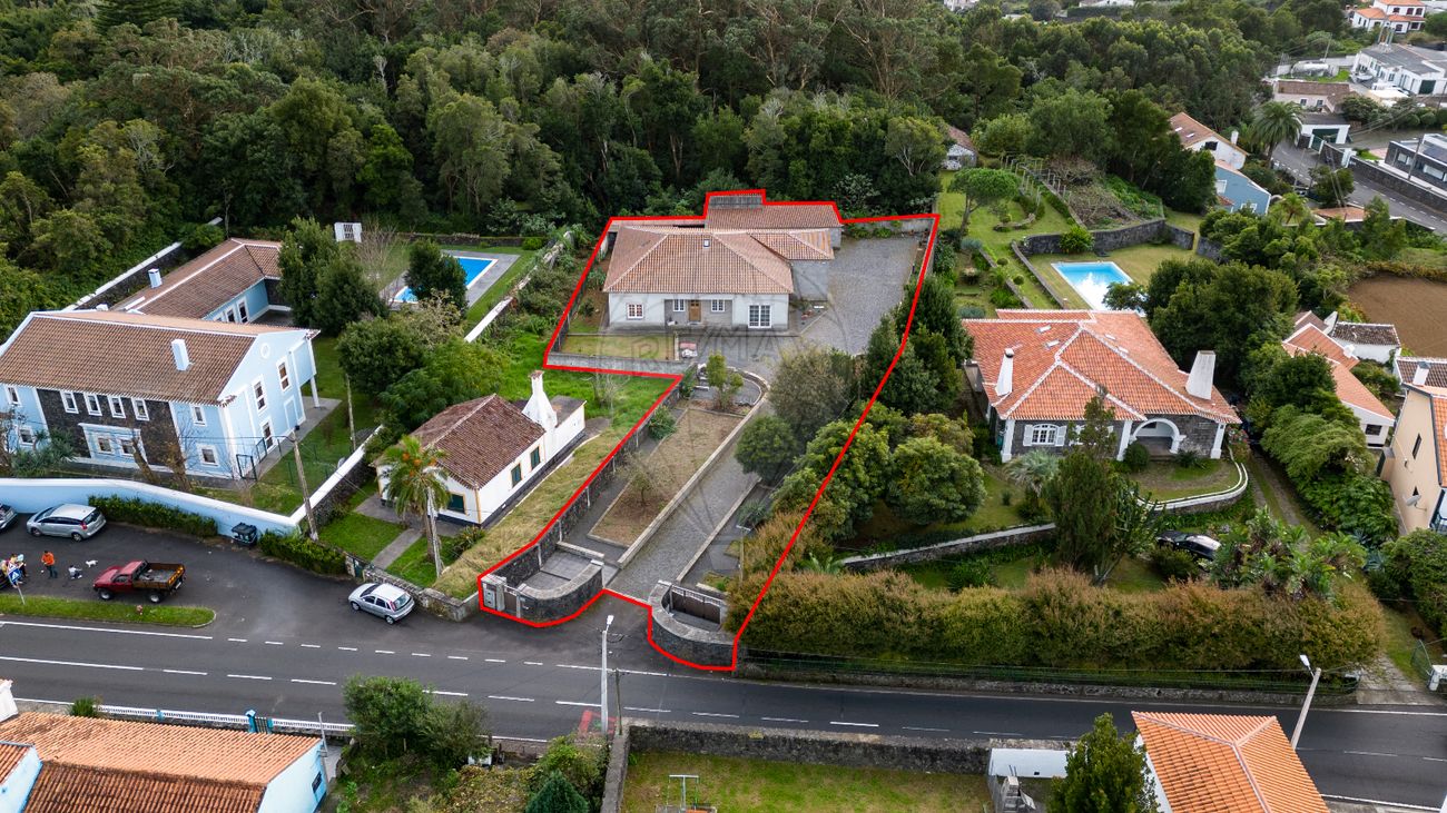 3 bedrooms House in Angra do Heroismo, Portugal No. 36055