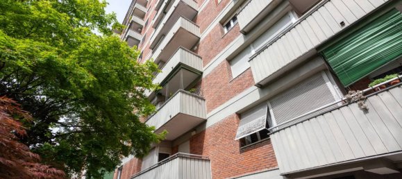 2 bedrooms Apartment in Milan, Italy No. 317742 8