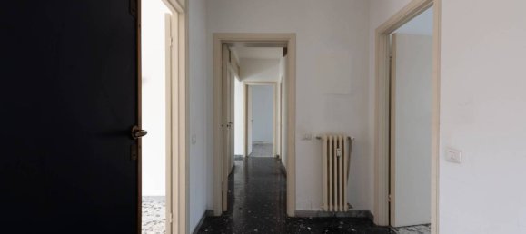 2 bedrooms Apartment in Milan, Italy No. 317742 17
