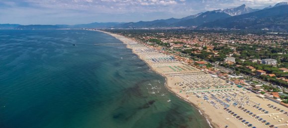 2 bedrooms Villa in Forte dei Marmi, Italy No. 36503 15