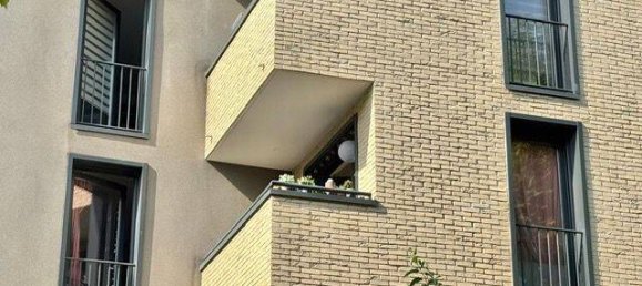 1 bedroom Apartment in Montreuil, France No. 327045 9