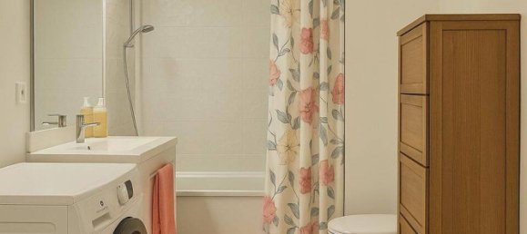 1 bedroom Apartment in Montreuil, France No. 327045 6