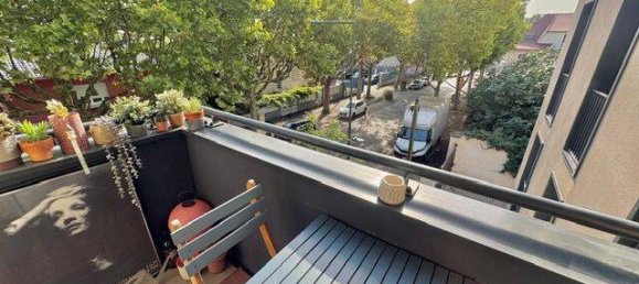 1 bedroom Apartment in Montreuil, France No. 327045 8
