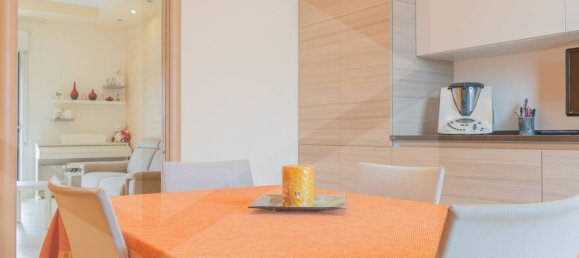 3-salle Appartement à Bari, Italy No. 22762 6