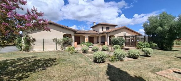 2 bedrooms Villa in Montrejeau, France No. 310125 4