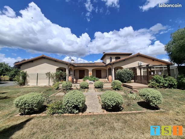 2 bedrooms Villa in Montrejeau, France No. 310125