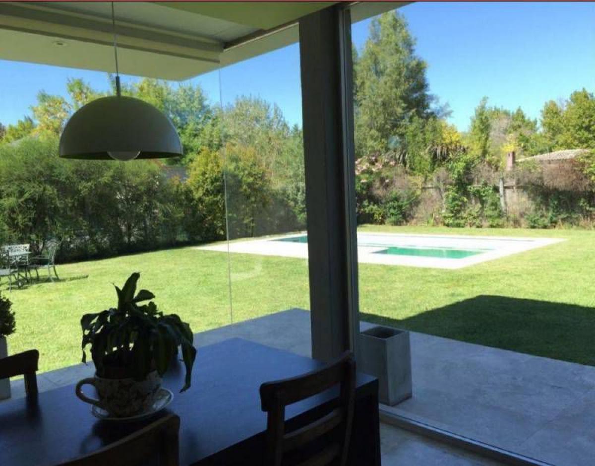 3 bedrooms House in Tigre, Argentina No. 97154