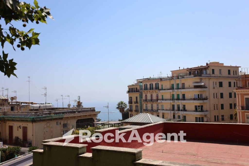 8 bedrooms Apartment in Naples, Italy No. 296870