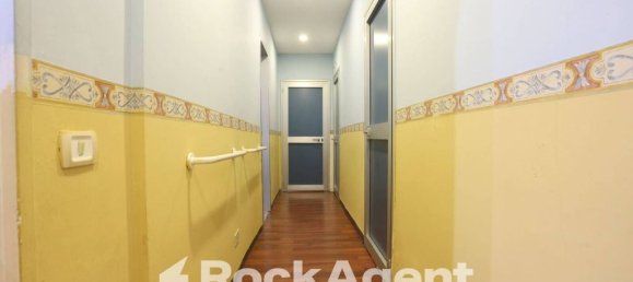 8 bedrooms Apartment in Naples, Italy No. 296870 9