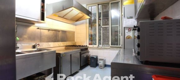 8 bedrooms Apartment in Naples, Italy No. 296870 13