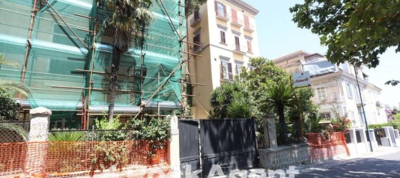 8 bedrooms Apartment in Naples, Italy No. 296870 29