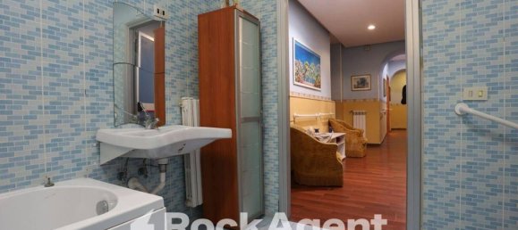 8 bedrooms Apartment in Naples, Italy No. 296870 38