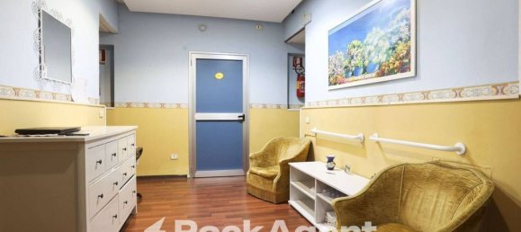 8 bedrooms Apartment in Naples, Italy No. 296870 5