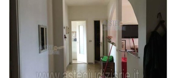5 rooms Apartment in Livorno Ferraris, Italy No. 43782 6