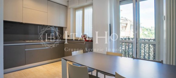 3 bedrooms Apartment in Bergamo, Italy No. 370125 3