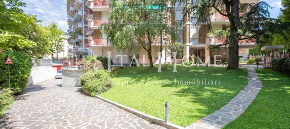 3 bedrooms Apartment in Bergamo, Italy No. 370125 17