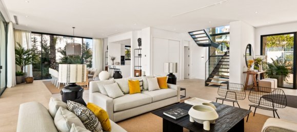 5 bedrooms Villa in Cabopino, Spain No. 3067 8