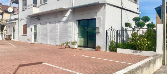 3 rooms Building in Vicenza, Italy No. 24442 10