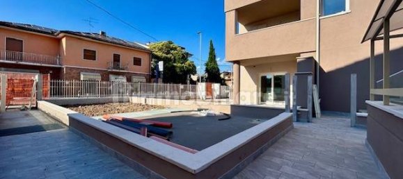 2 bedrooms Apartment in Sona, Italy No. 26958 3