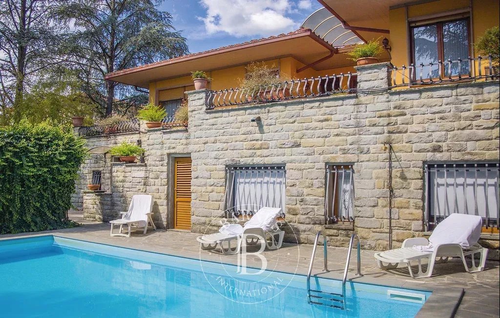 3 bedrooms Villa in Vicchio, Italy No. 156536